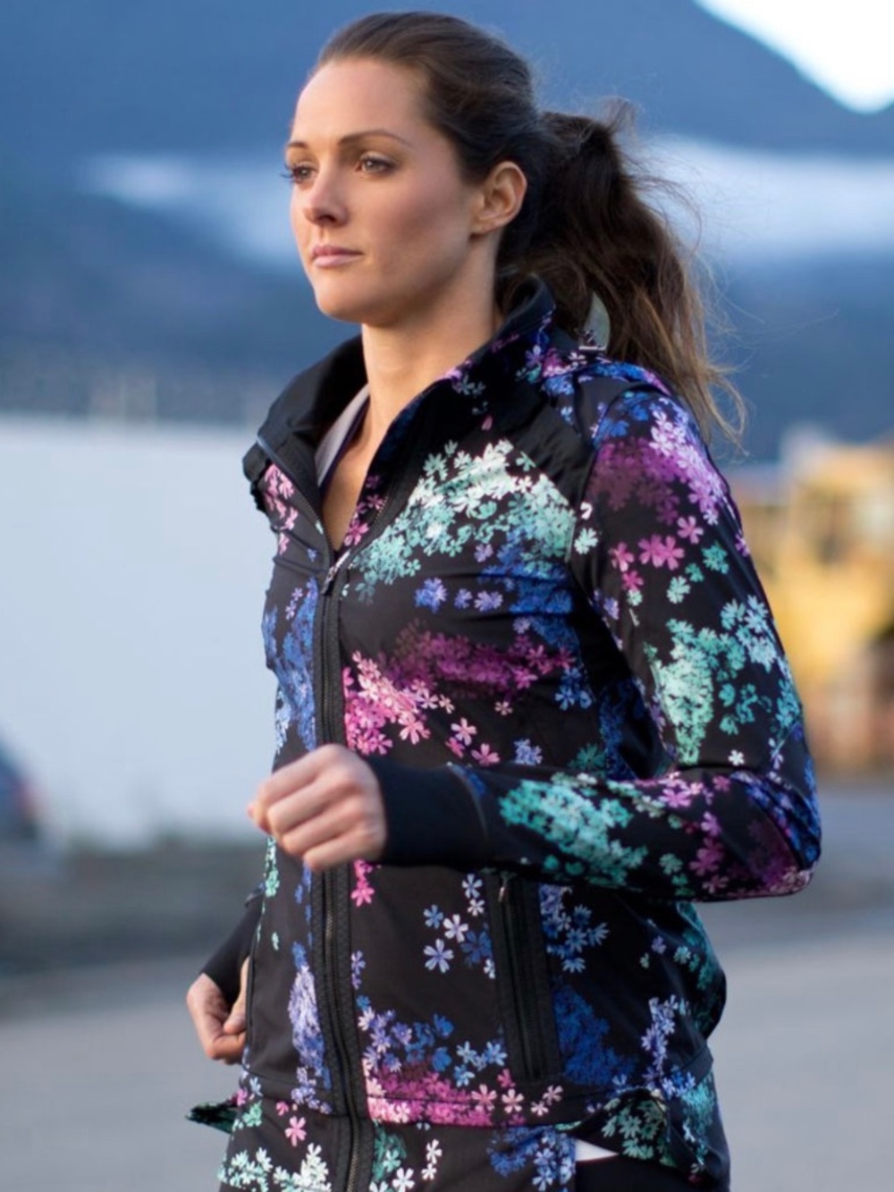 Vintage Lululemon Run Bandit Petal Pop Hooded Jacket size 8